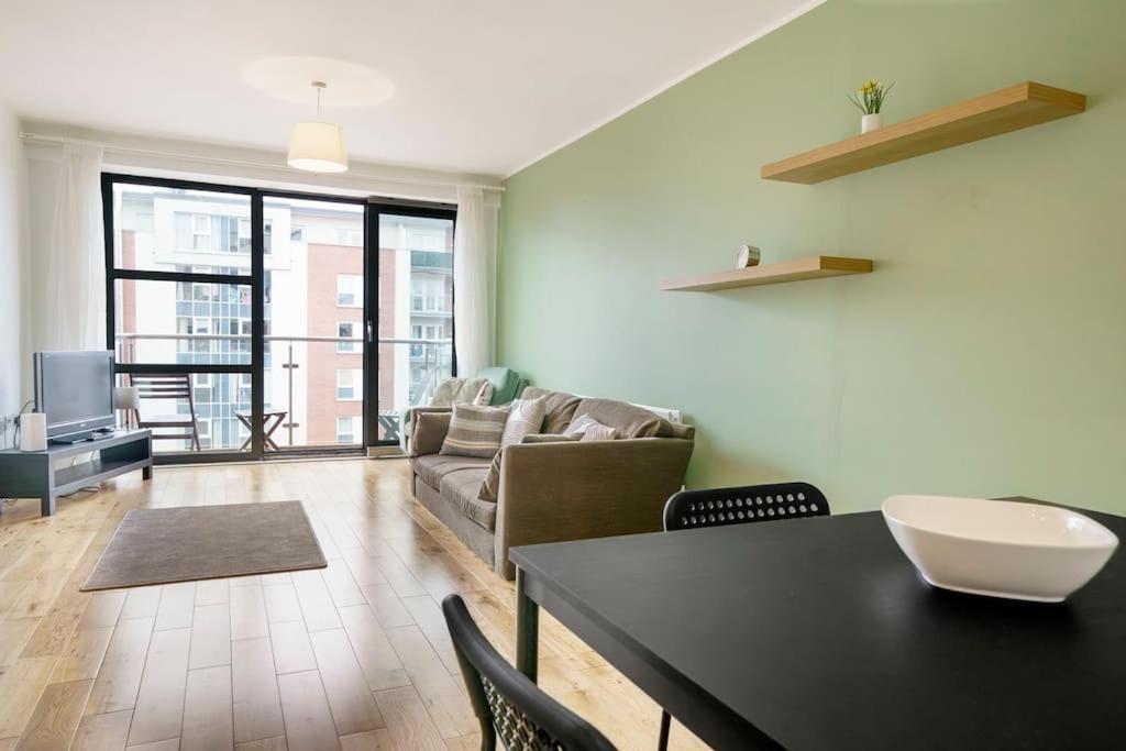 Stylish City Centre 2 Bedroom Apartment With Belfast Cityscape View Luaran gambar