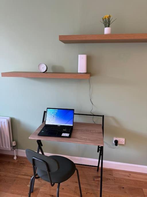 Stylish City Centre 2 Bedroom Apartment With Belfast Cityscape View Luaran gambar